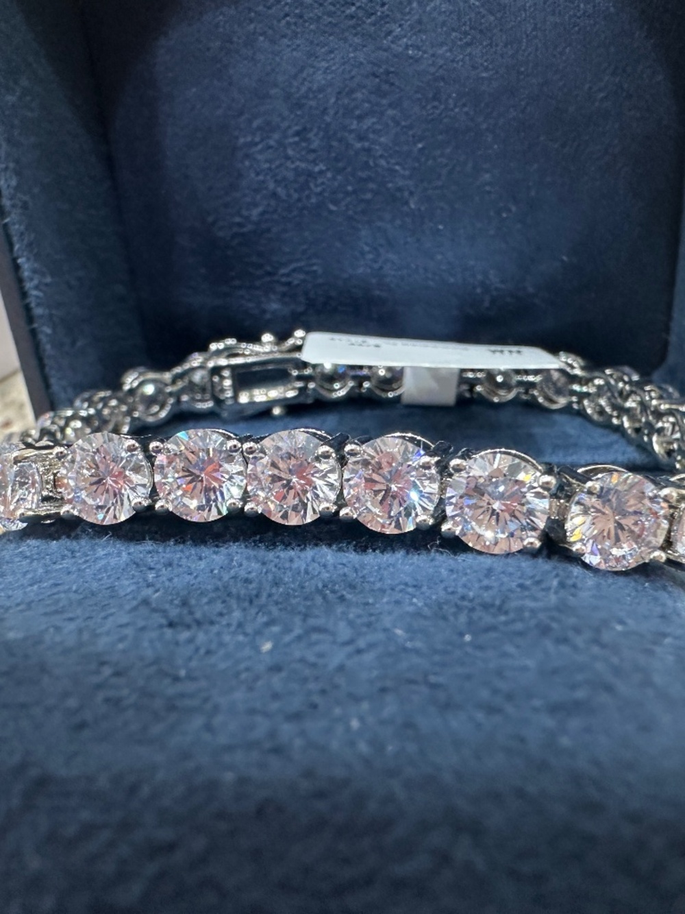 NWT TENNIS BRACELET 18K WHITE GOLD NEIMAN MARCUS